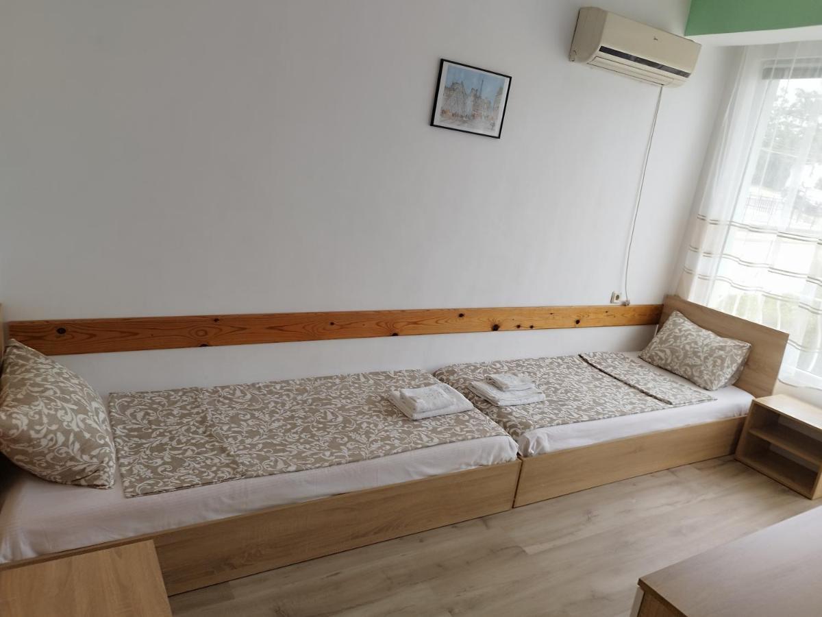Family Hotel Kentavar 2 Byala  Buitenkant foto