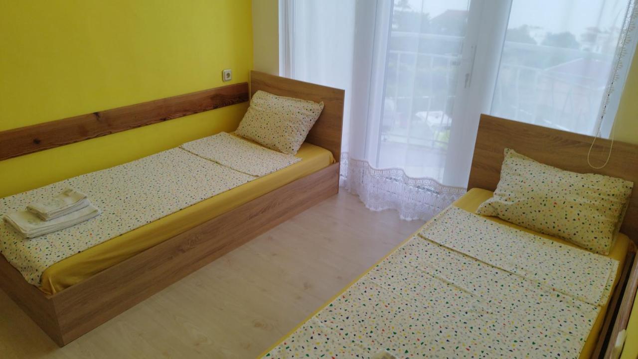 Family Hotel Kentavar 2 Byala  Buitenkant foto